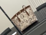 Coach City Tote Bag Classic Logo Print Tote Versatile Bestseller - Image 8
