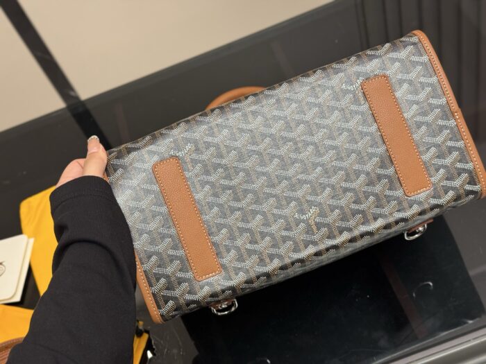 Goyard Backpack Retro And Youthful Generous Capacity For Laptop Unisex - Image 9