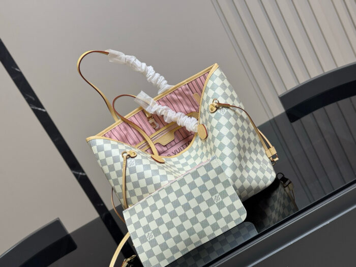 Louis Vuitton Neverfull Medium Classic Monogram Shopping Bag - Exceptional Texture - Image 1