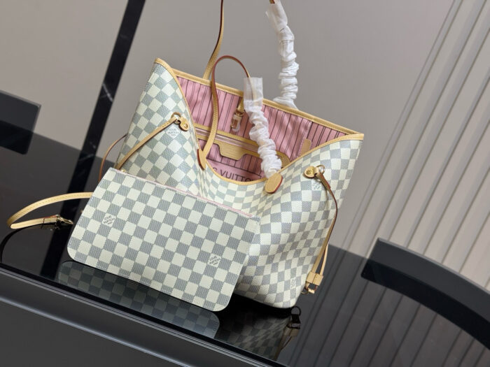 Louis Vuitton Neverfull Medium Classic Monogram Shopping Bag - Exceptional Texture - Image 2