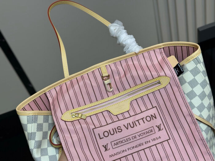 Louis Vuitton Neverfull Medium Classic Monogram Shopping Bag - Exceptional Texture - Image 4