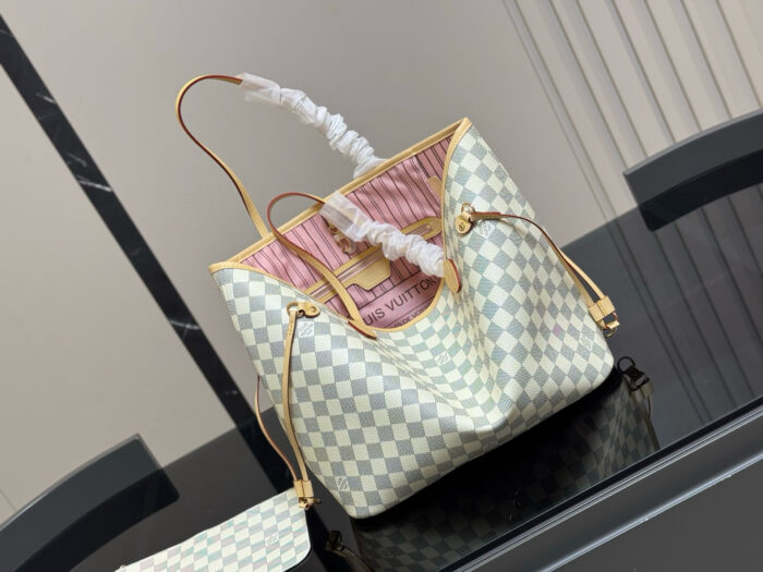 Louis Vuitton Neverfull Medium Classic Monogram Shopping Bag - Exceptional Texture - Image 5