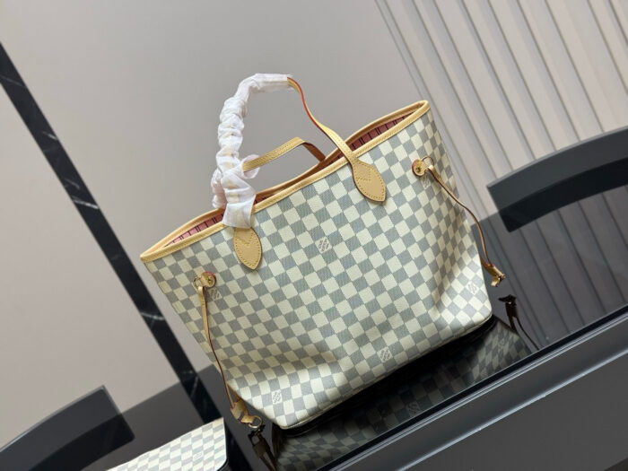 Louis Vuitton Neverfull Medium Classic Monogram Shopping Bag - Exceptional Texture - Image 7