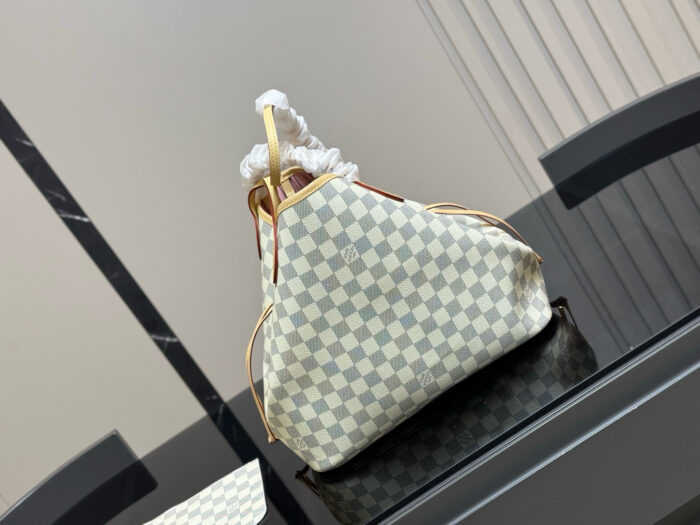 Louis Vuitton Neverfull Medium Classic Monogram Shopping Bag - Exceptional Texture - Image 9