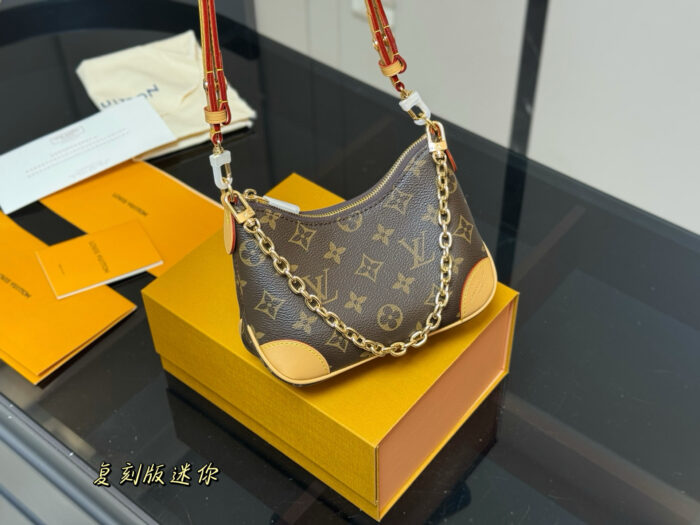 Louis Vuitton Mini Croissant Mini Bag - Image 5