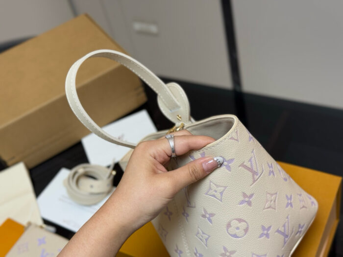 Louis Vuitton Vintage Bucket Bag With Coin Purse - Replica Edition - Image 6
