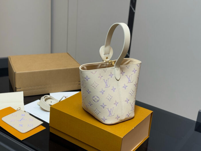 Louis Vuitton Vintage Bucket Bag With Coin Purse - Replica Edition - Image 7