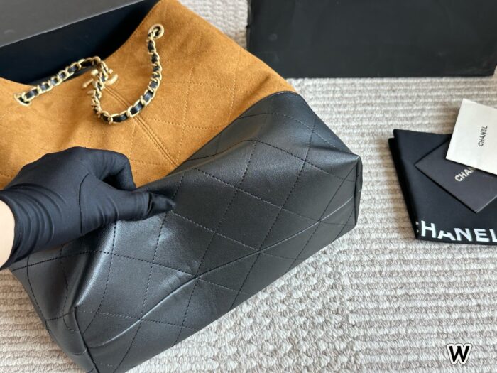 Chanel Métiers D'Art Collection: Patchwork Calfskin Leather Large Handbag - Image 6