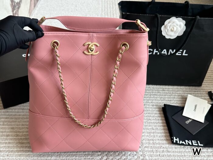Chanel Métiers D'Art Collection: Patchwork Calfskin Leather Large Handbag - Image 15