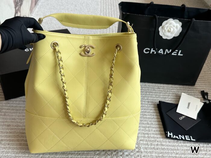 Chanel Métiers D'Art Collection: Patchwork Calfskin Leather Large Handbag - Image 17
