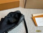 Louis Vuitton Camera Bag - Versatile Black Men'S Bag - Excellent Value - Image 8