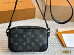 Louis Vuitton Camera Bag - Versatile Black Men'S Bag - Excellent Value - Image 9