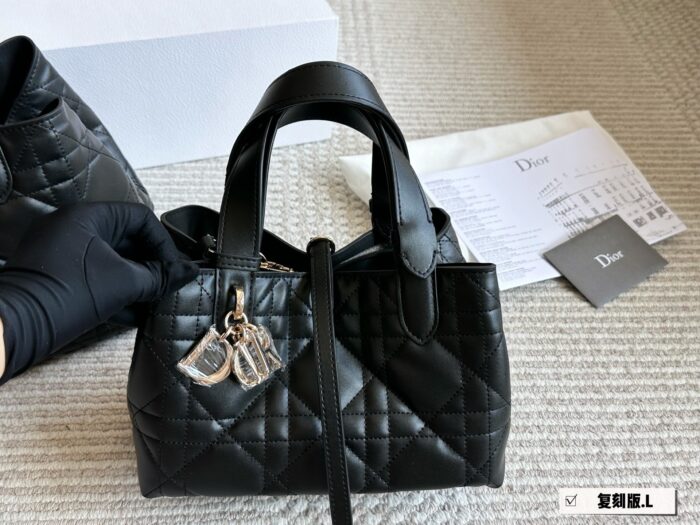 Dior Toujours Shopping Bag - Enhanced Edition Casual, Elegant And Timeless Complete With Box - Image 3