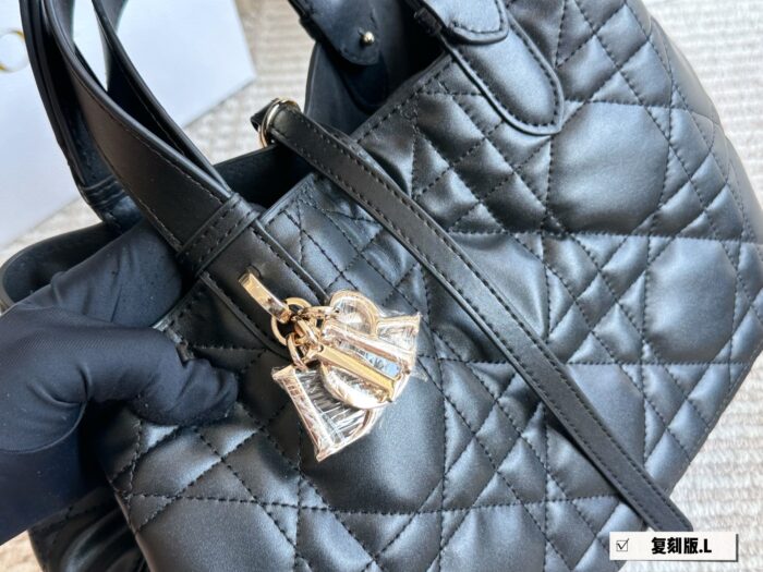 Dior Toujours Shopping Bag - Enhanced Edition Casual, Elegant And Timeless Complete With Box - Image 4