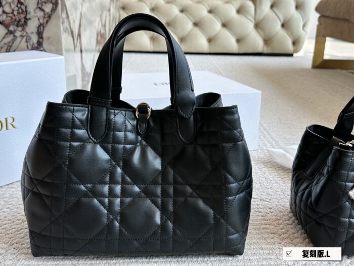 Dior Toujours Shopping Bag - Enhanced Edition Casual, Elegant And Timeless Complete With Box - Image 8