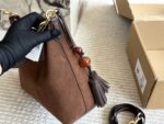 Coach Laurel Wander Bag: Dual-Strap Versatility With Zipped Side Pocket - Image 2
