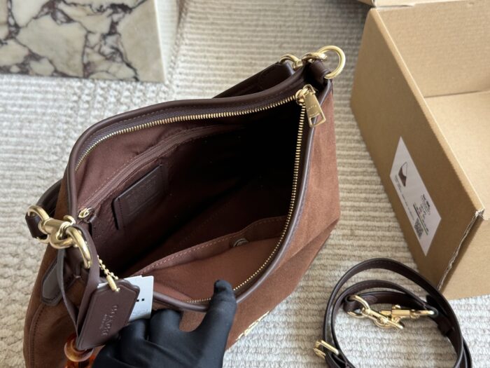 Coach Laurel Wander Bag: Dual-Strap Versatility With Zipped Side Pocket - Image 9
