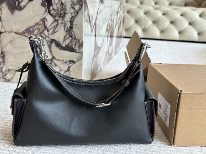 Coach Juliet Series Underarm Bag With Three Shoulder Straps For Single-Shoulder Or Crossbody Wear - Image 4