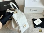 Chanel 25S Small Hobo Caviar Leather Chain Bag - Refined And Durable - Image 3