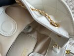 Chanel 25S Small Hobo Caviar Leather Chain Bag - Refined And Durable - Image 9
