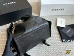 Chanel 25S Small Hobo Caviar Grain Leather Diamond Quilted Chain Bag Durable And Stylish - Image 3
