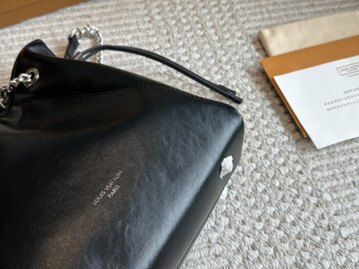 Louis Vuitton Off Duty Series Lambskin Multi-Wear Handbag - Image 2