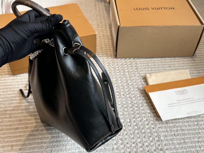 Louis Vuitton Off Duty Series Lambskin Multi-Wear Handbag - Image 3