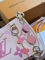 Louis Vuitton Pink Gradient Easy Pouch Chain Bag Girlish Charm Shoulder Bag Accommodates Mobile Phone - Image 4