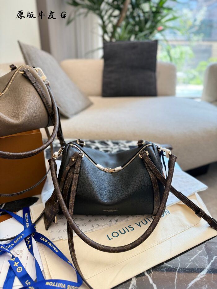 Louis Vuitton Express Handbag Structured Silhouette Versatile Carrying Options Generous Capacity Luxurious Leather - Image 4
