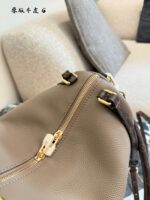 Louis Vuitton Express Handbag Structured Silhouette Versatile Carrying Options Generous Capacity Luxurious Leather - Image 7