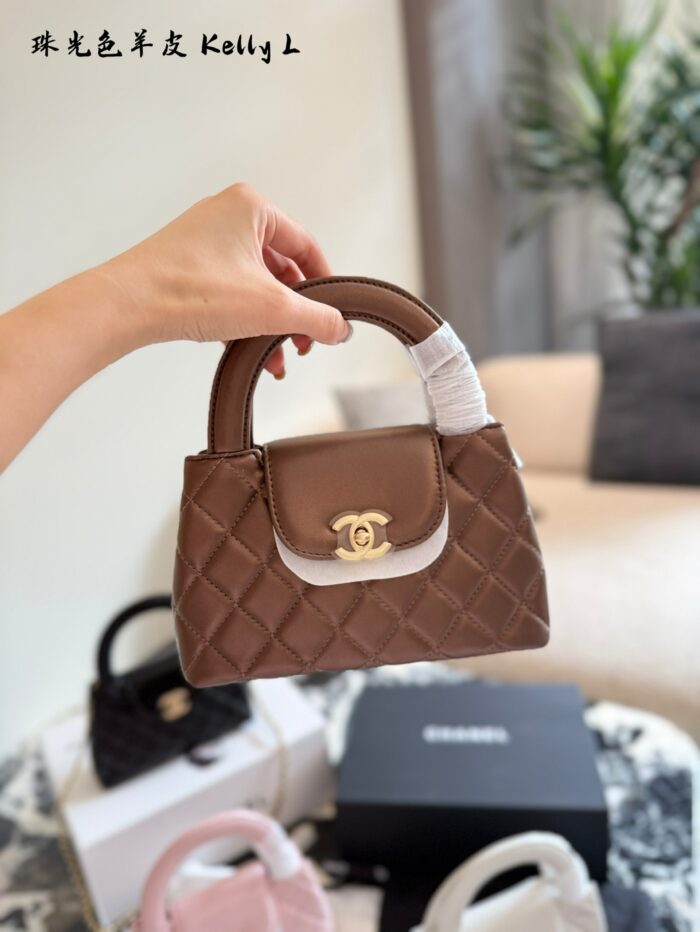 Chanel 23K Series Kelly-Style Black Diamond Quilted Handbag - Exquisite, Elegant, Vintage - Image 15