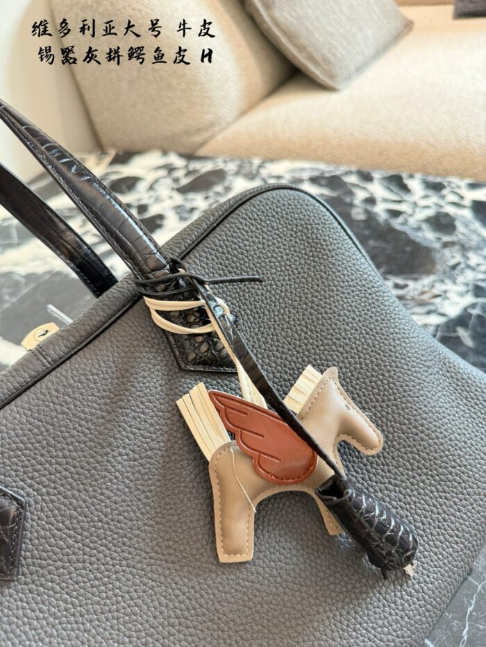 Hermès Victoria Series - Large Capacity Tote Bag In Cowhide And Crocodile Leather Combination. Durable And Practical. - Image 5
