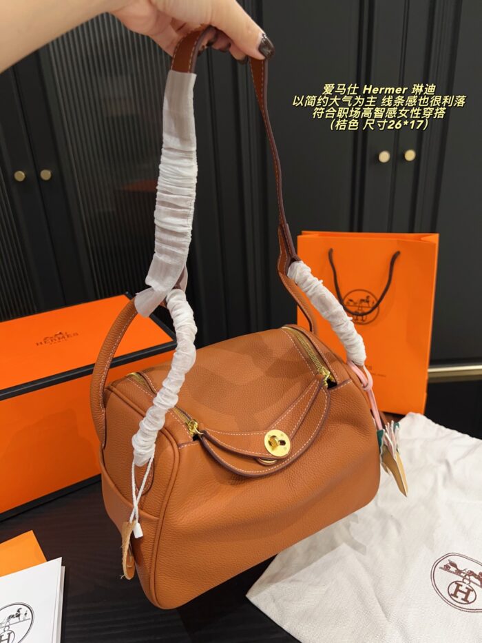 Hermès Lindy: Minimalist, Sophisticated, And Sharp-Lined Handbag For The High-Caliber Professional Woman. - Image 5
