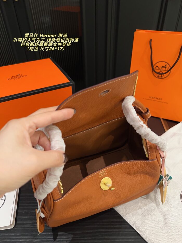 Hermès Lindy: Minimalist, Sophisticated, And Sharp-Lined Handbag For The High-Caliber Professional Woman. - Image 7
