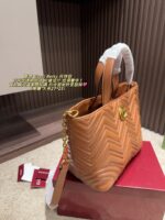 Gucci Betty Tote Bag Greek Lambskin Quilted Design Dual-Purpose: Handheld Or Crossbody - Image 3
