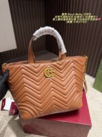 Gucci Betty Tote Bag Greek Lambskin Quilted Design Dual-Purpose: Handheld Or Crossbody - Image 4