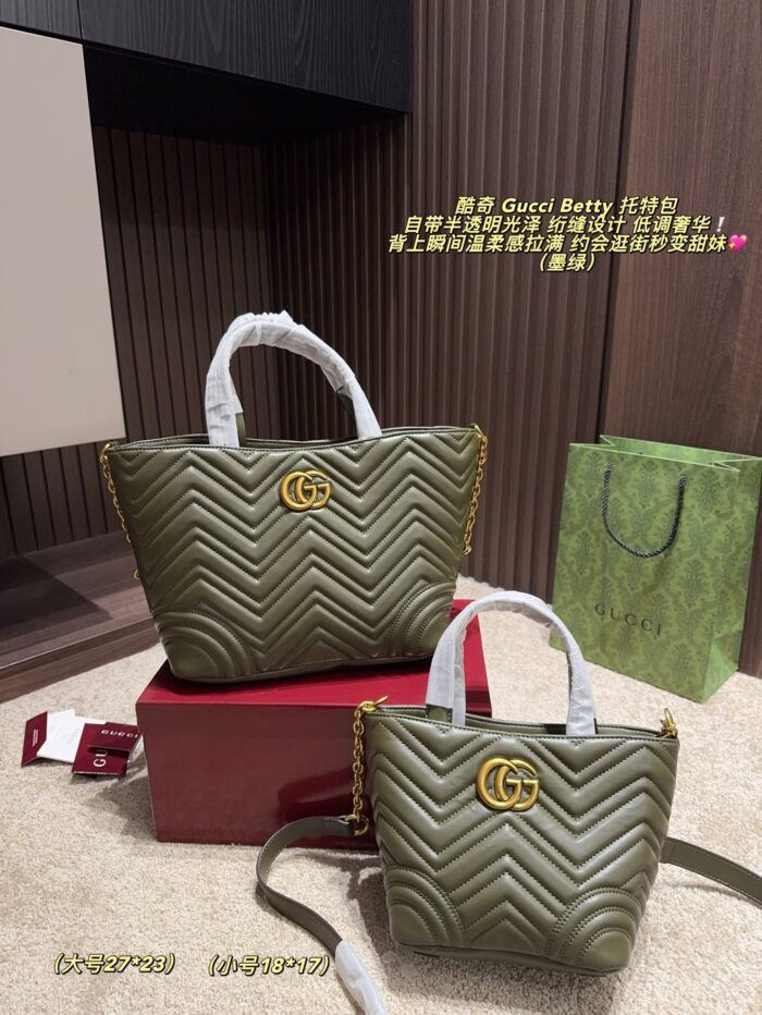 Gucci Betty Tote Bag Greek Lambskin Quilted Design Dual-Purpose: Handheld Or Crossbody - Image 10