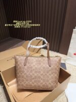 Coach Zip Tote Bag Adjustable Shoulder Strap Crossbody Or Single-Shoulder Carry Commuter Staple – Versatile And Practical - Image 2