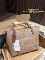 Coach Zip Tote Bag Adjustable Shoulder Strap Crossbody Or Single-Shoulder Carry Commuter Staple – Versatile And Practical - Image 3