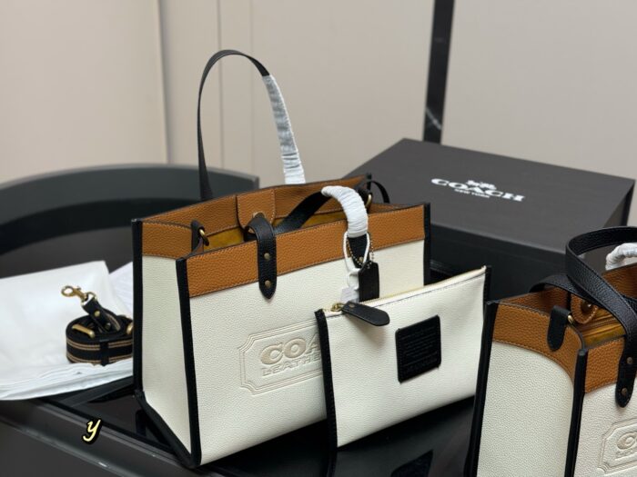 Coach Field Tote Bag Luxurious Texture, Generous Capacity, Durable, Effortlessly Relaxed - Image 2