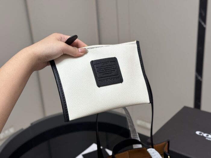 Coach Field Tote Bag Luxurious Texture, Generous Capacity, Durable, Effortlessly Relaxed - Image 3