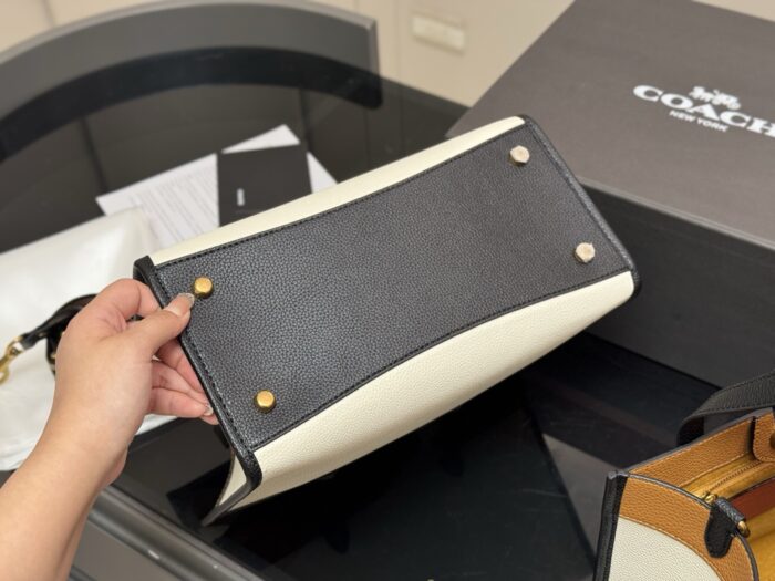 Coach Field Tote Bag Luxurious Texture, Generous Capacity, Durable, Effortlessly Relaxed - Image 9