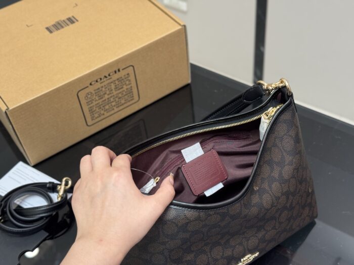 Coach Laurel Replica Edition Wander Bag Dual Straps For Versatile Carrying Built-In Zipped Side Pocket - Image 4