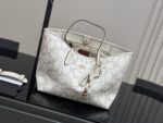 Coach City Series Classic Logo Shopping Tote Massively Popular, Frequently Sold Out Versatile And Effortlessly Stylish - Image 2