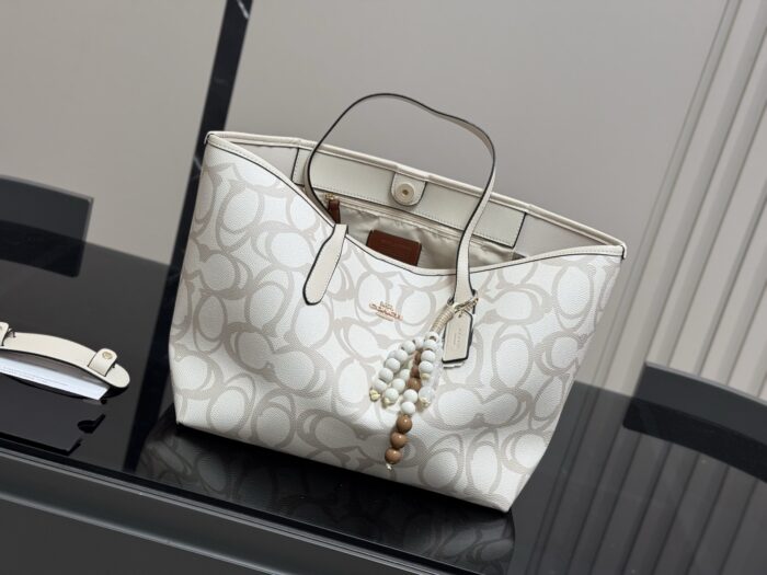 Coach City Series Classic Logo Shopping Tote Massively Popular, Frequently Sold Out Versatile And Effortlessly Stylish - Image 2