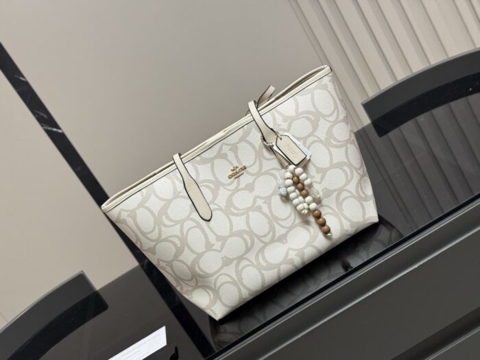 Coach City Series Classic Logo Shopping Tote Massively Popular, Frequently Sold Out Versatile And Effortlessly Stylish - Image 5