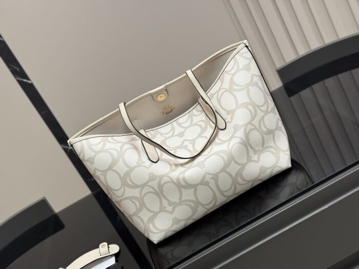 Coach City Series Classic Logo Shopping Tote Massively Popular, Frequently Sold Out Versatile And Effortlessly Stylish - Image 8