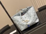 Coach City Series Classic Logo Tote Bag Massively Popular Versatile And Easy To Style - Image 5