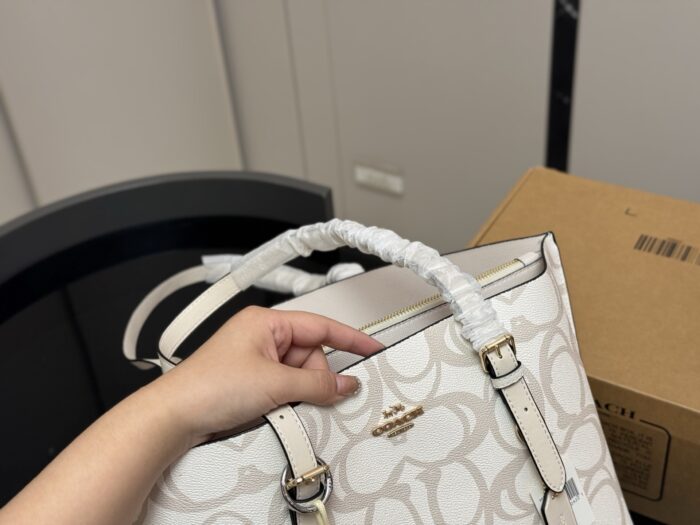 Coach Mollie Tote25 New Divine Tote Compact Compartment Shopping Bag - Image 4