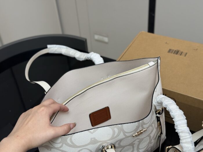 Coach Mollie Tote25 New Divine Tote Compact Compartment Shopping Bag - Image 5